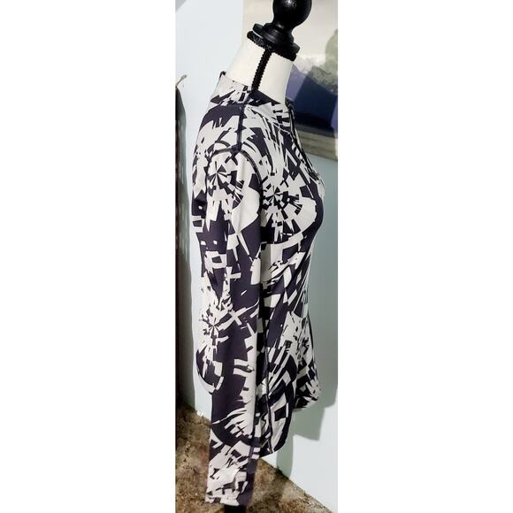 UnderArmour Womebx Long Sleeve Athletic Shirt Size Medium Aztec Sports - Picture 3 of 7